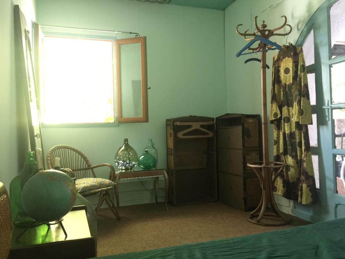La Chambre Des Etangs Frejus Luaran gambar
