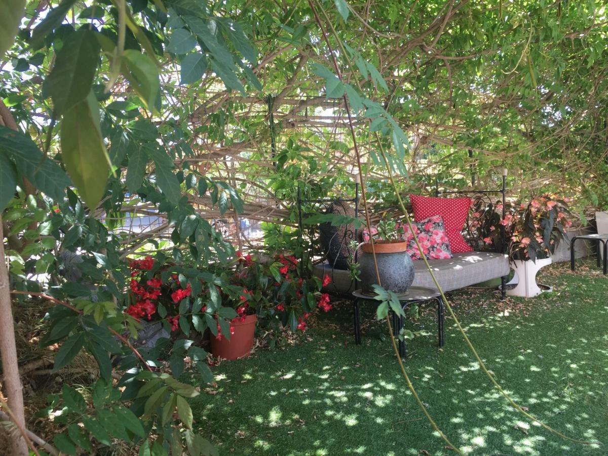 La Chambre Des Etangs Frejus Luaran gambar